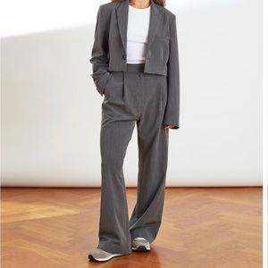 Djerf Ave - Favorite Pants in Grey.